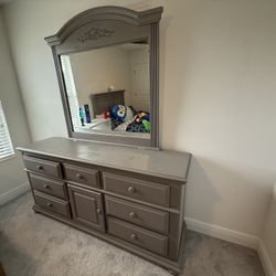 Dresser & Mirror 