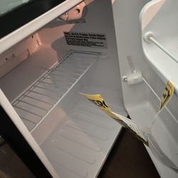 Mini Fridge 