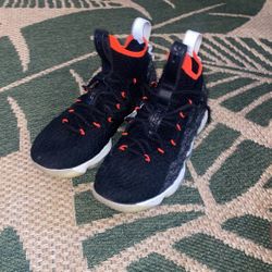 Nike LeBron 15 crimson Size 10.5