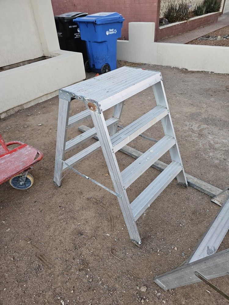 4' Ladder