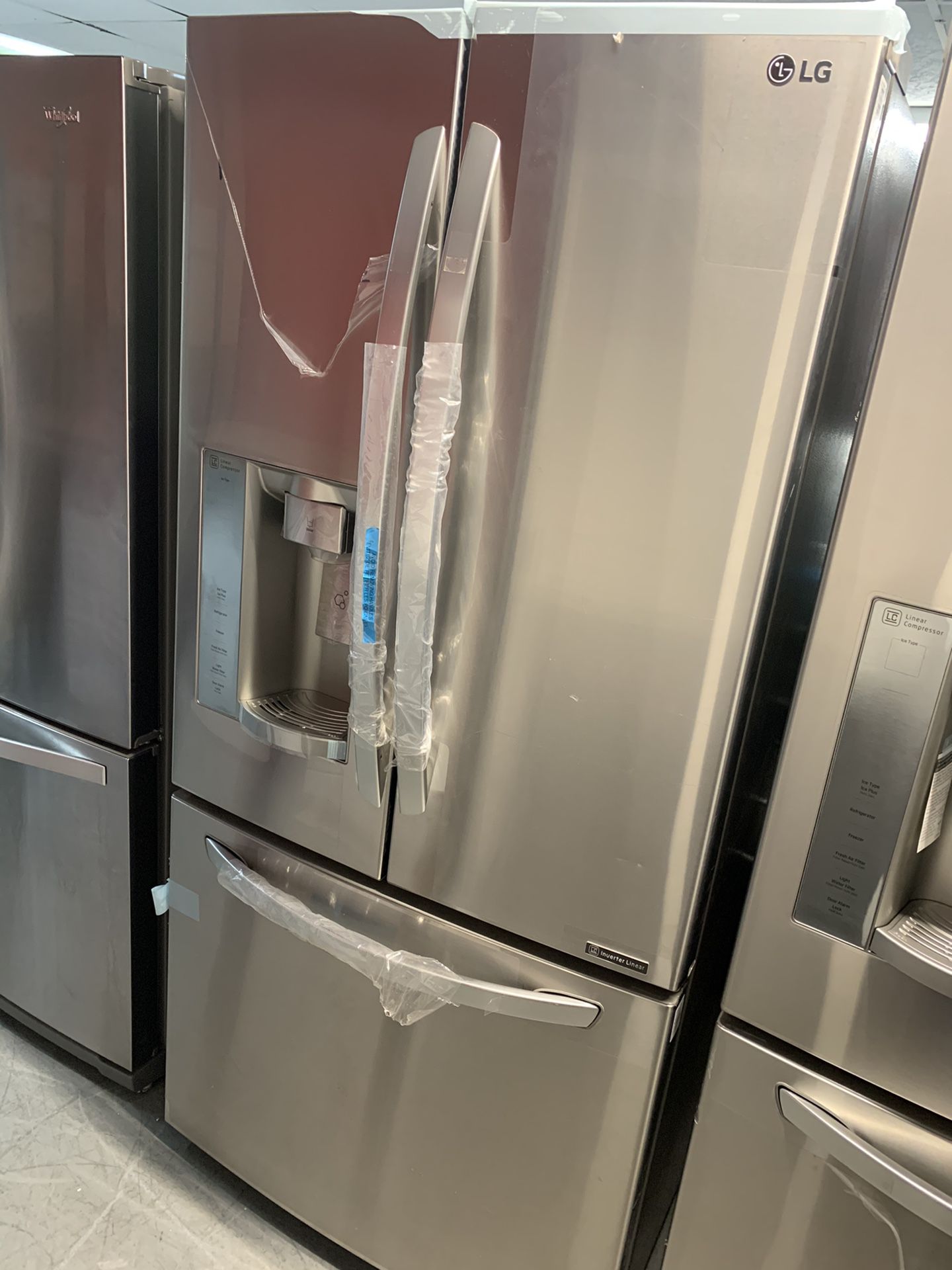 New scratch and dent lg 33” wide french door fridge stainless steel 1 year warranty