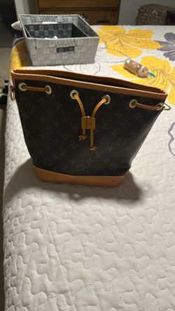 Brown bucket bag