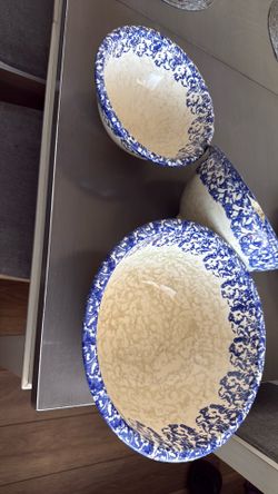 3 ceramic bowls