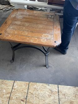 Coffee Table / Side Table/ Nightstand 