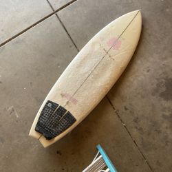 5’7 Thruster Model Surfboard