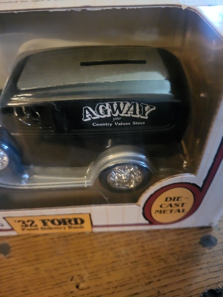 Lot Of 8 Ertl Agway Die Cast Banks Brand New In There Original Boxes