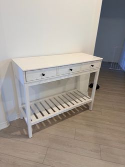 Beautiful White Farmhouse Entryway Table with 3 Drawers