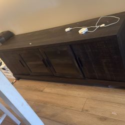 TV Console 64”