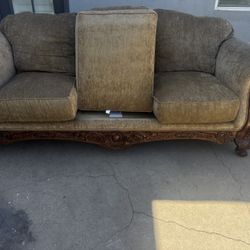 Broyhill Couch 