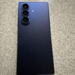 Samsung Galaxy Fold 7 AT&T / Cricket Wireless Excellent Condition!!