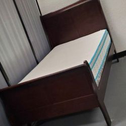 Full/ Twin  Size Bed