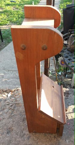 Wood wall hanger