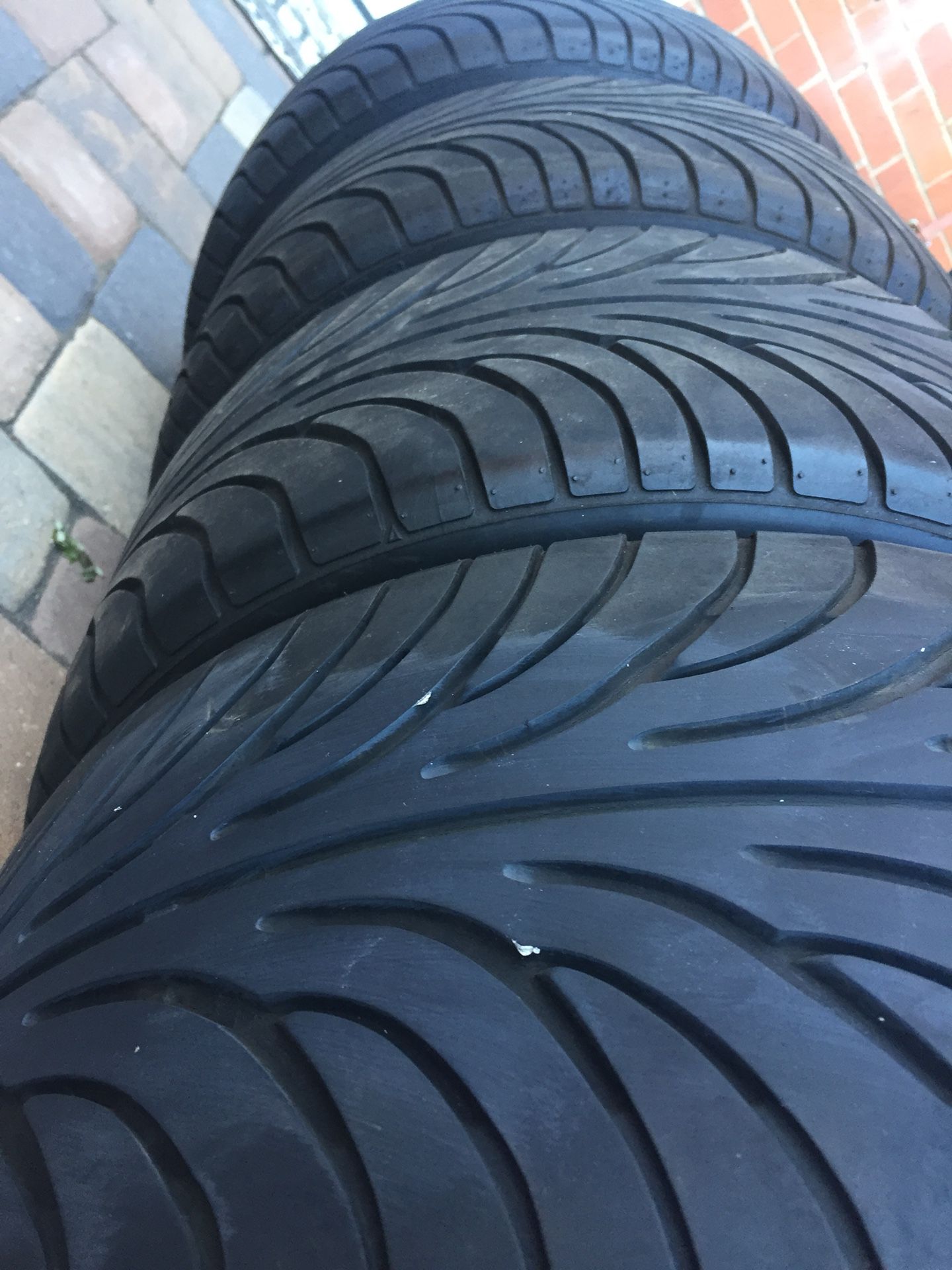 Sumitomo tires.set staggered size 18