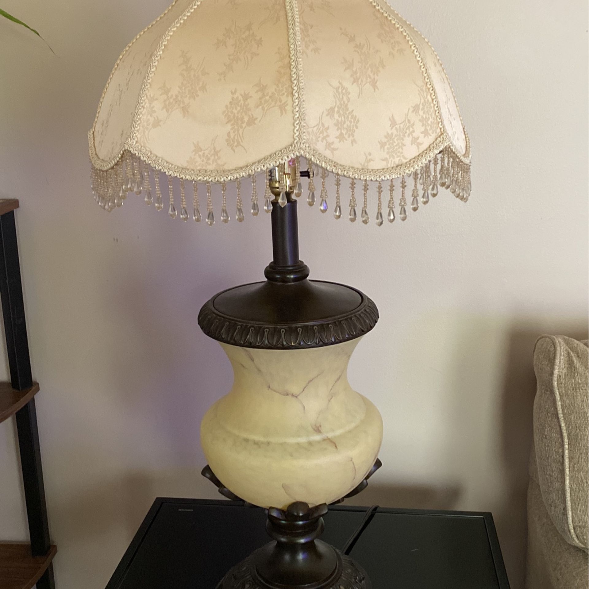 2 Heavy Lamps