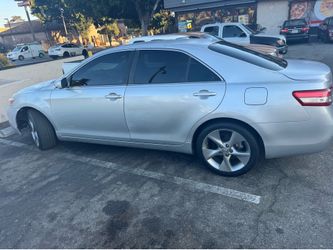 Toyota  camry 2011