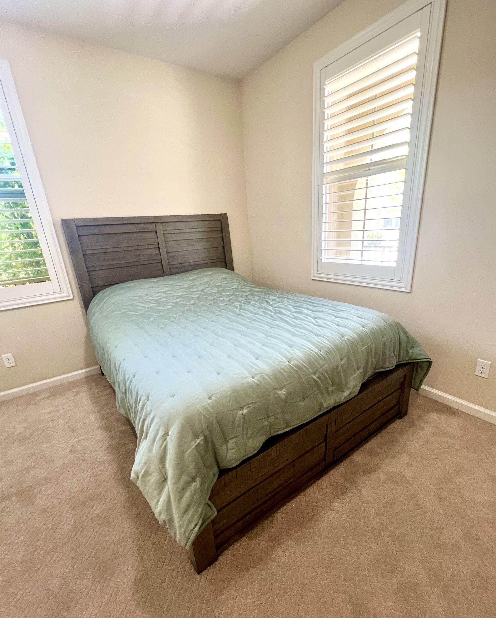 Full bed frame - mattress and bedding included but optional