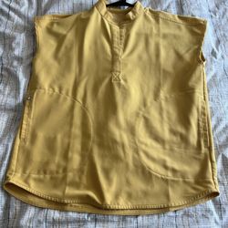 FIGS woman Scrubs Light Gold 