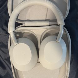 Sony WH-1000XM5 Noise-Canceling Wireless Over-Ear Headphones