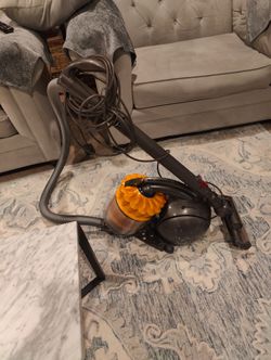 Dyson upright DC39 vacuum in great shape
