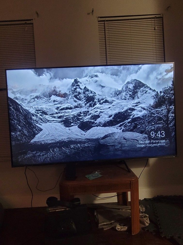 NEW PRICE!!!!70" Inch Hisense TV $350!!!!