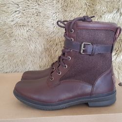 Ugg womens  Boots  Size  7  . 7.5 
