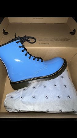 NEW Dr Martens Unisex Patent Lamper Boot In Chicago Blue 