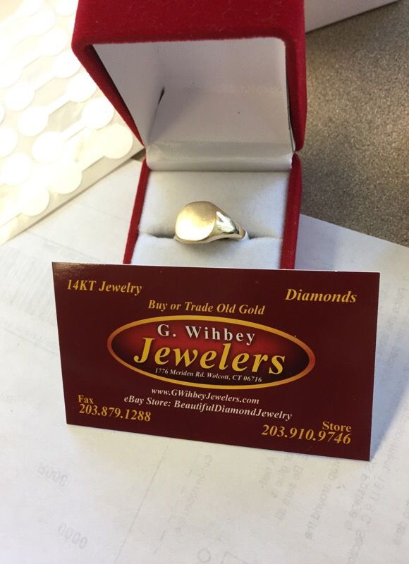 14 Kt gold signet ring