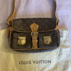 Louis Vuitton Hudson bag