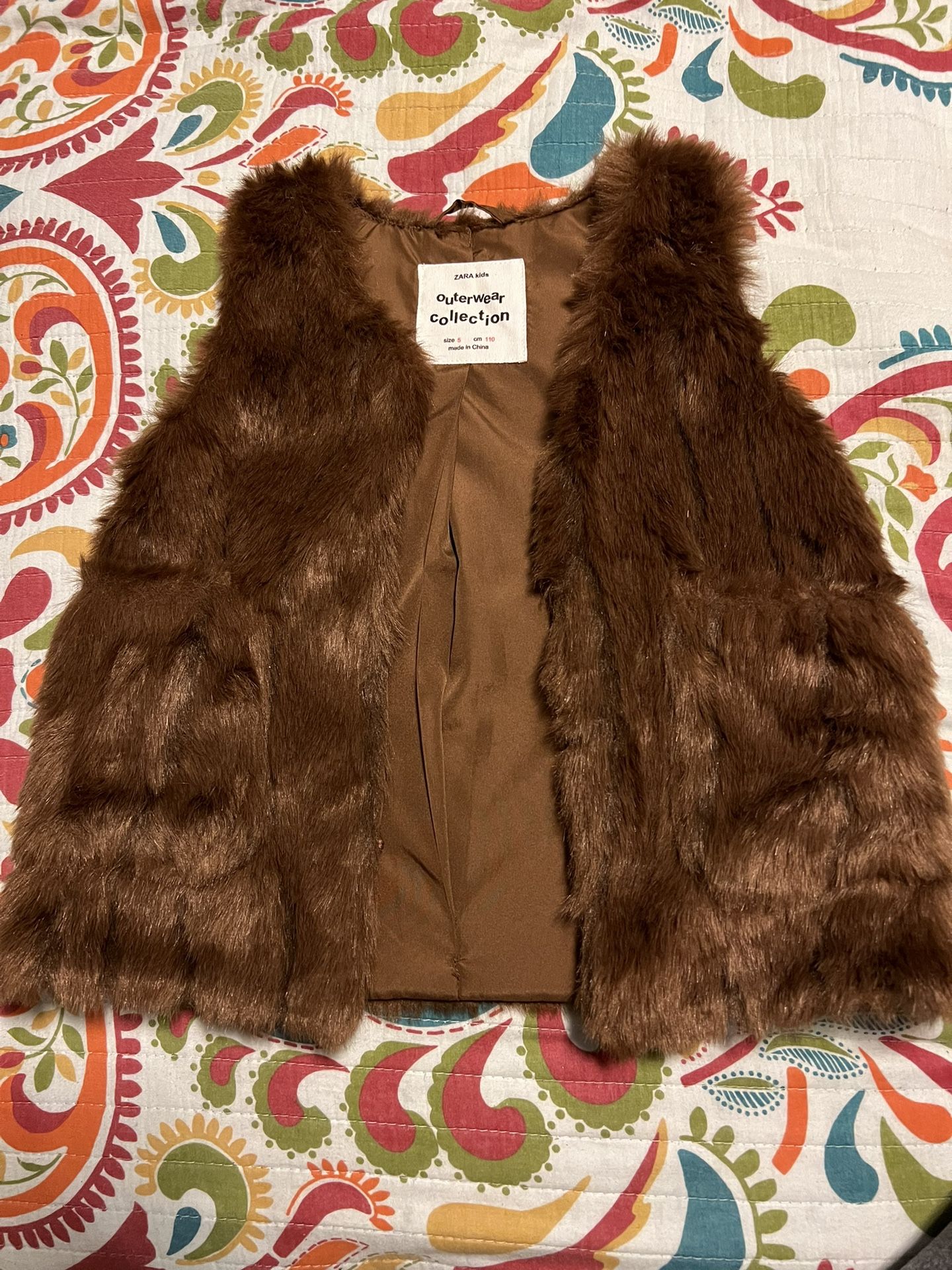 Little Girl Zara Faux fur Vest Size 5