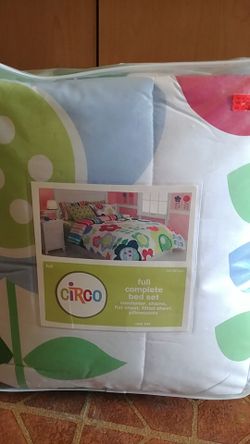 New Circo full complete bed set