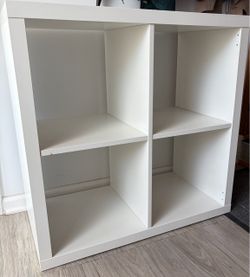 White 4-Cube Storage Organizer / Shelf Unit
