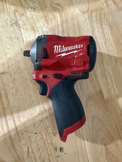 Milwaukee M12 Stubby 3/8