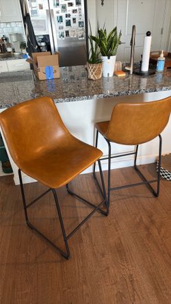 Selling Barstool Set $50
