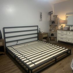 King Sized Black Metal Bed Frame