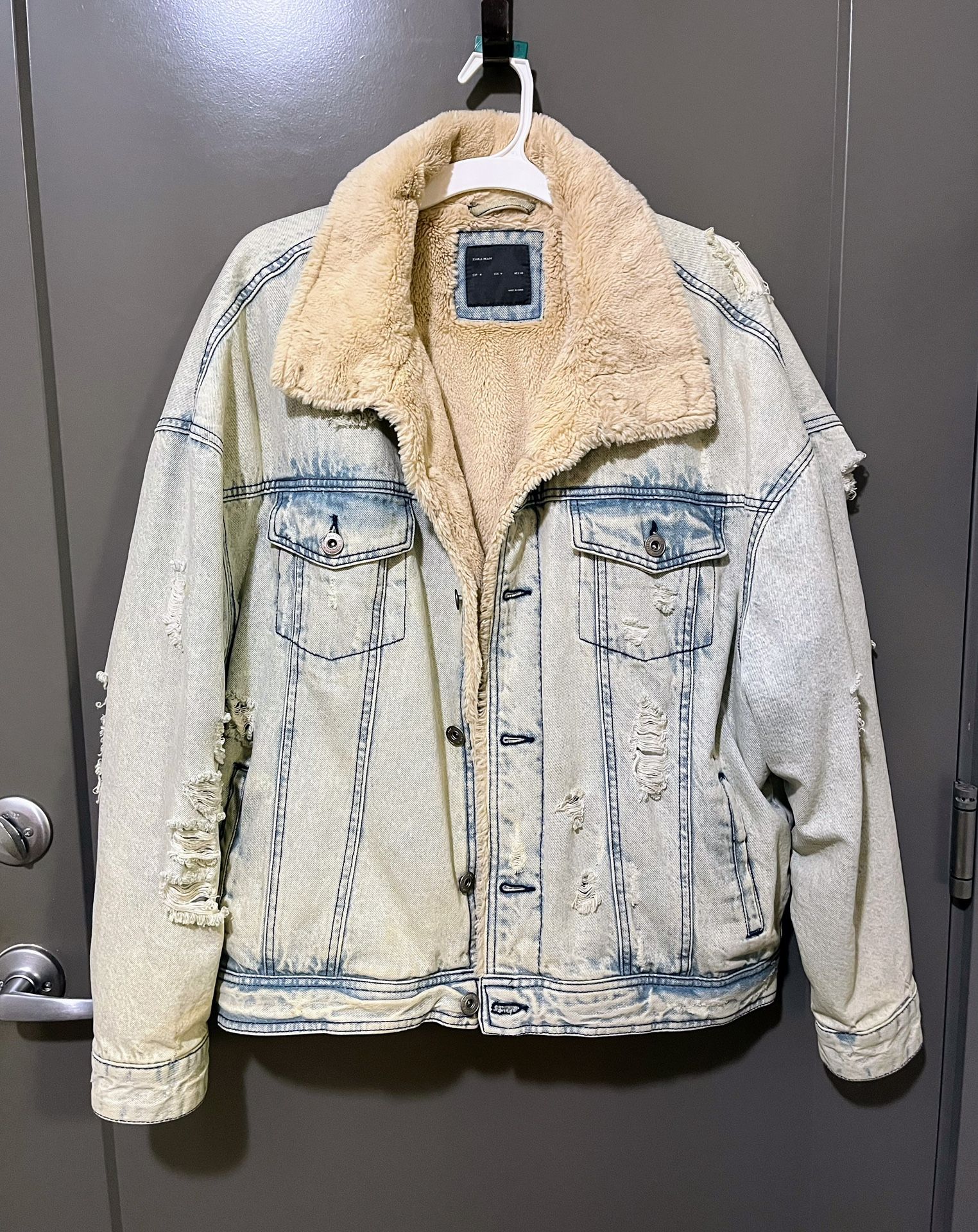 Zara Sherpa Line Denim Distressed Jacket (Men’s Medium)