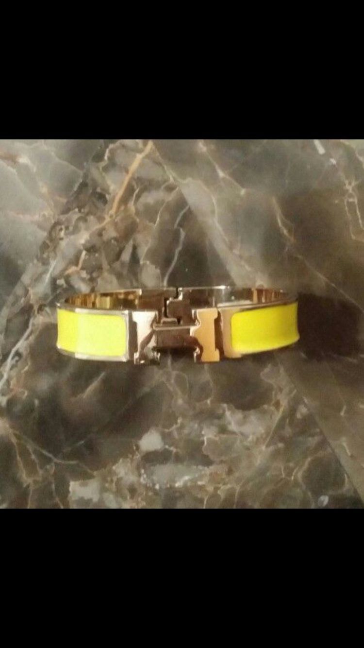 H click clack unisex bangle bracelet jewelry accessory