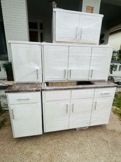 Gabinetes de MADERA NUEVOS dos abajo17”48” tres arriba17”30”48