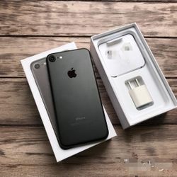 iPhone 7 Unlocked / Desbloqueado 😀 - Different Colors Available