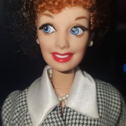 Vtg 1997 I Love Lucy Episode 30 "Lucy Does a TV Commercial" Mattel Barbie Doll
