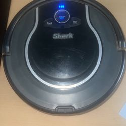 Shark Robotic, Vacuum