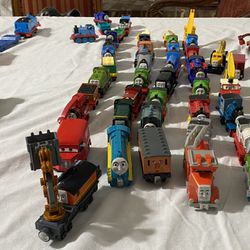 Tons of Thomas the Tank Engine Trains & Tracks