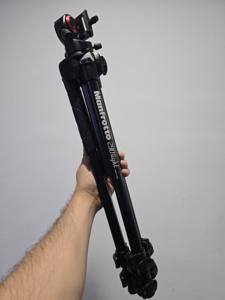 Tripod - Manfrotto 290 Light (Brand New But No Box)