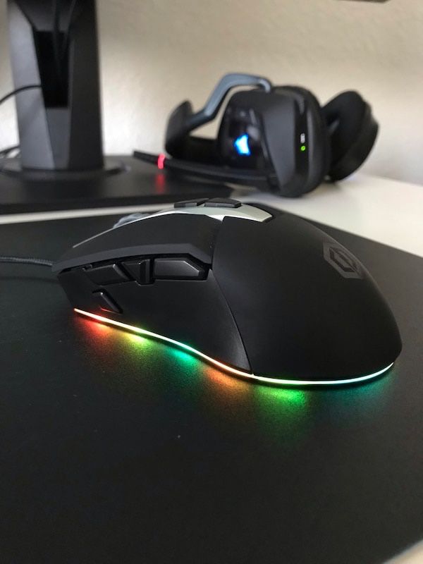 Cyber power gaming mouse