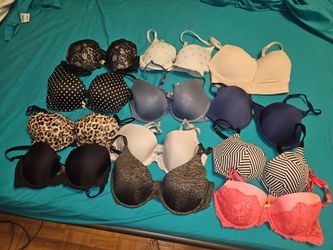 Lot of 12 Victoria's secret 32d bras