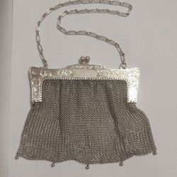 Early 1900’s  W.D  Sterling Silver  Chain Mail  Purse


    