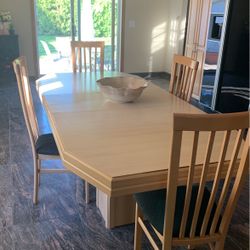 Maple Kitchen Table With 4 Chairs , 89 By 42