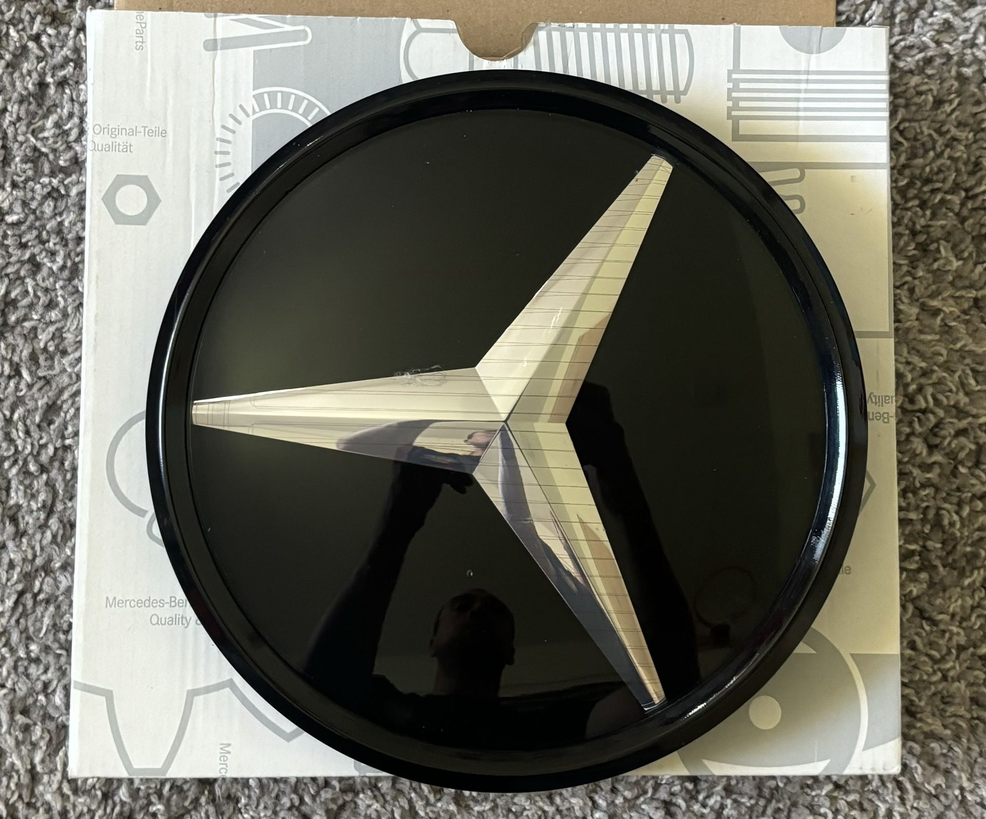 Mercedes Benz base plate A 000 888 05 00 for Sale in Irvine, CA 