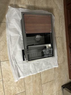 NEW UNDERMOUNT SINK 27 Inch