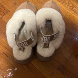 Women’s Uggs Size 8