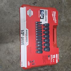 Milwaukee 1/2" socket set
